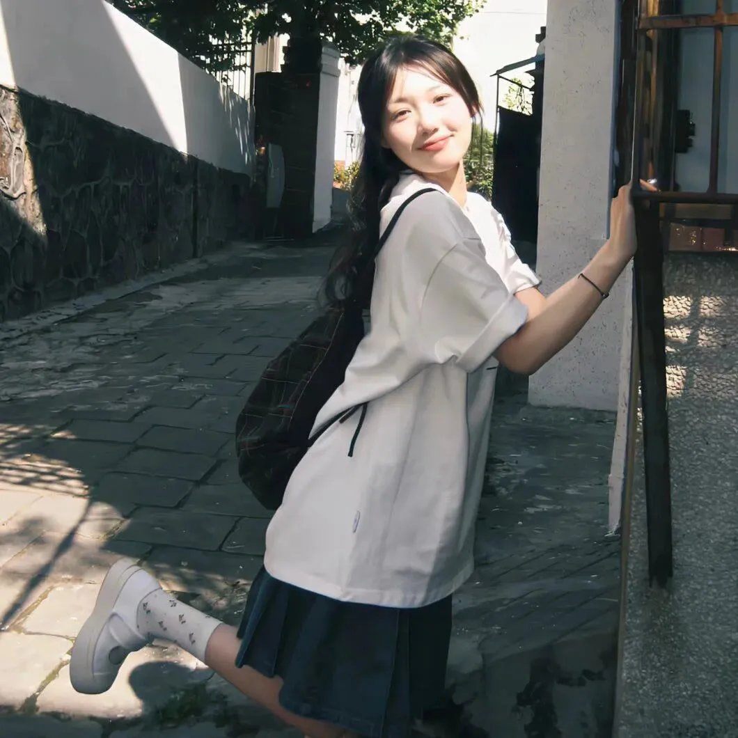 报到日 海报